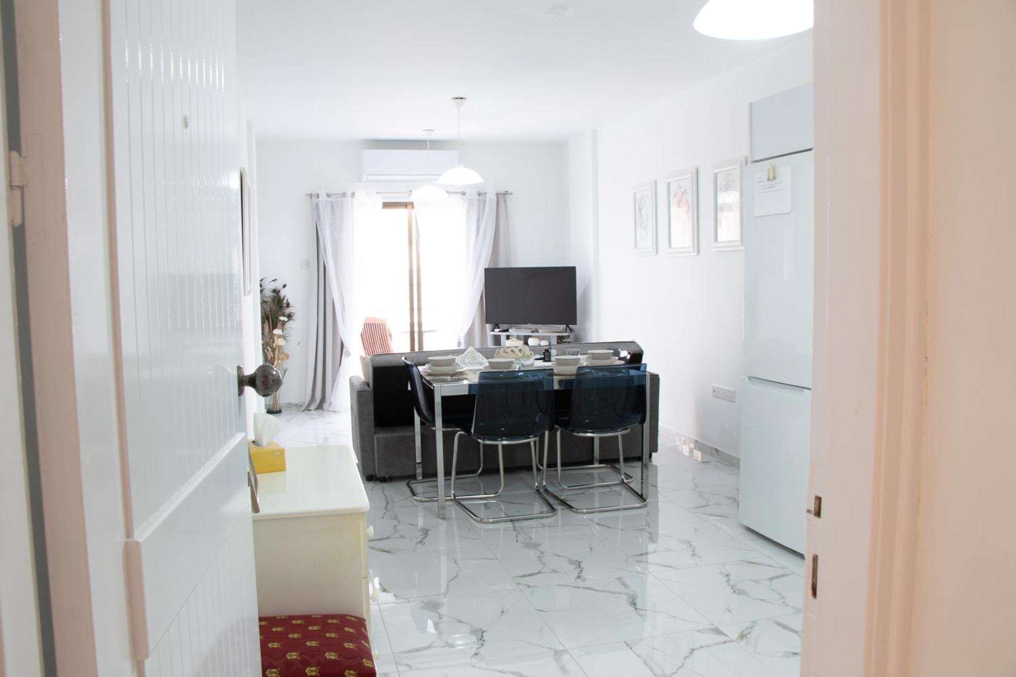 Apartment,Near The Beach Pinikoudes Larnaca Exterior photo